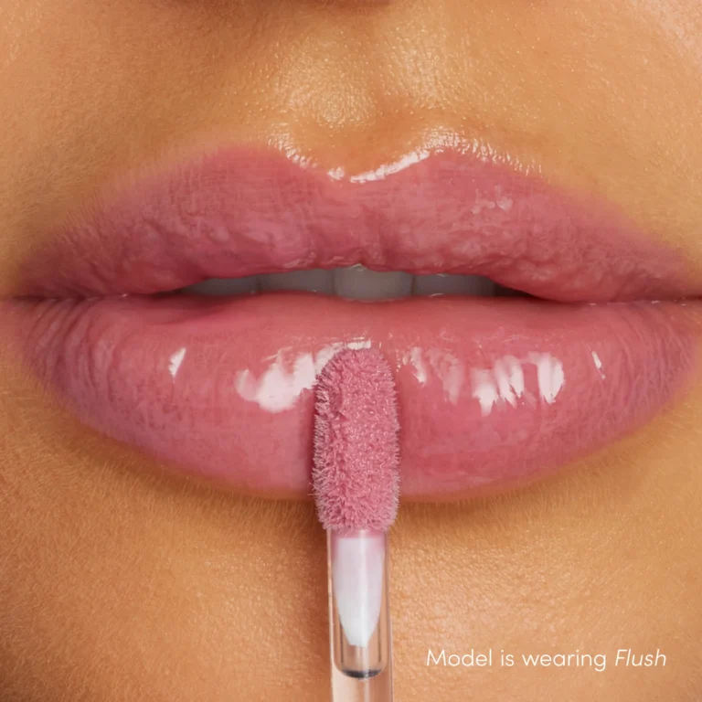 ColorLuxe Lip Glaze Flush lips