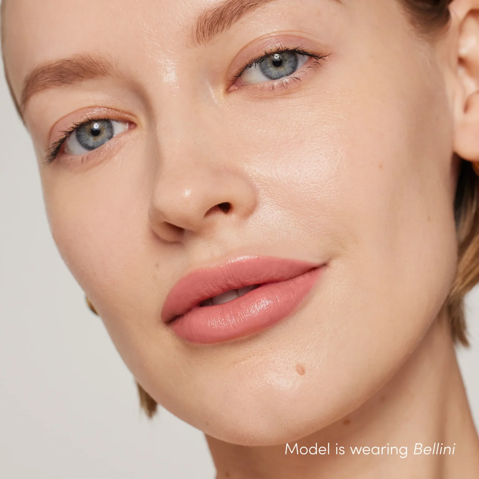 "ColorLuxe" kreminių lūpų dažų atspalvis Bellini modelis