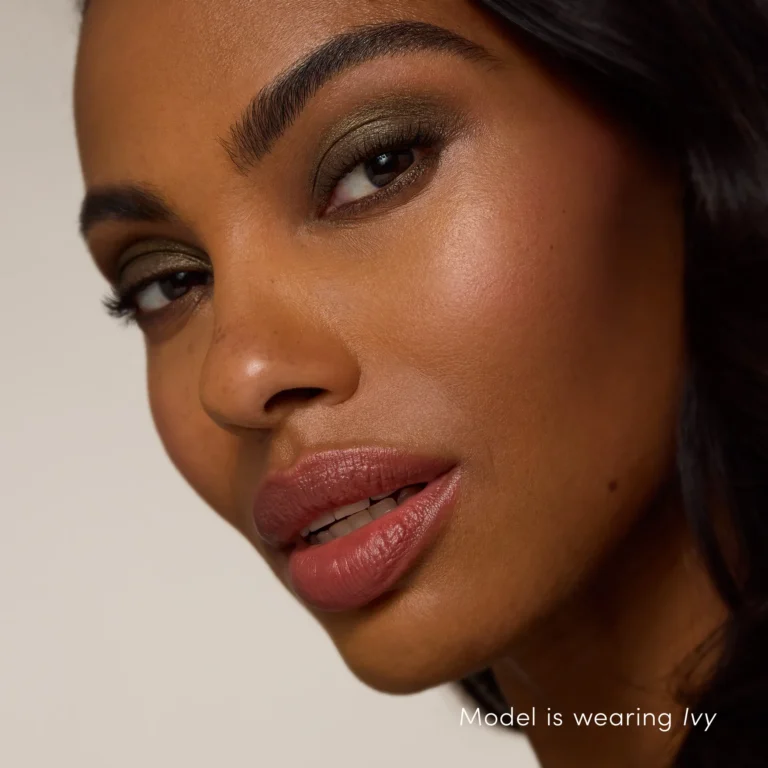 ColorLuxe eye shadow stick model Ivy