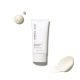 A silky, illuminating face primer designed to lock in moisture, minimize the appearance of pores, and blur fine lines for a radiant, soft-focus pearl finish.